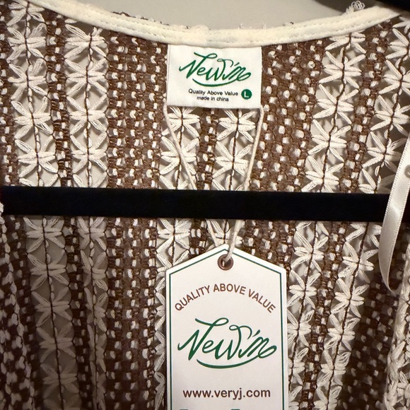 Very J Brown and White poncho sleeve boho cardigan. Arm holes and functional tie - Picture 2 of 16